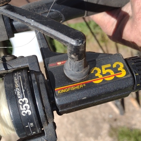 ABU GARCIA 353 Black Fishing Reel - Picture 3 of 4